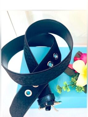 #81 COACH ~ Black Medium Leather Belt with Silver Hardware